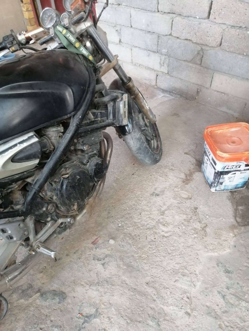 سلام عليكم بطح بانده  للبيع نضيف باقي التفاصيل يم هذه الرقم ***********
