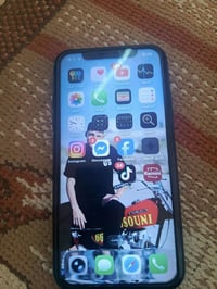 آيفون ١١ • بطارية ٨٣٪ • للبيع