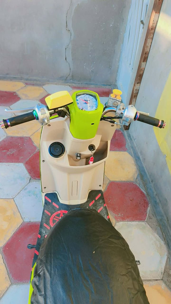 دراجه للبيع نضيفه ومكفوله مكاني كربلاء يدات سبع الوان وكلجات رياضي وياله رياضي دراجه نص نكره سلف أو هندر كفر بلادي مختم للتنبيه (مصبوغه جماليه والداخل تجاري) والبلاديات موجودات وياله بلاديات والداخل أسود موجودات سعر (750) بيها مجال قليل كلش. كفاله عامه.***********
