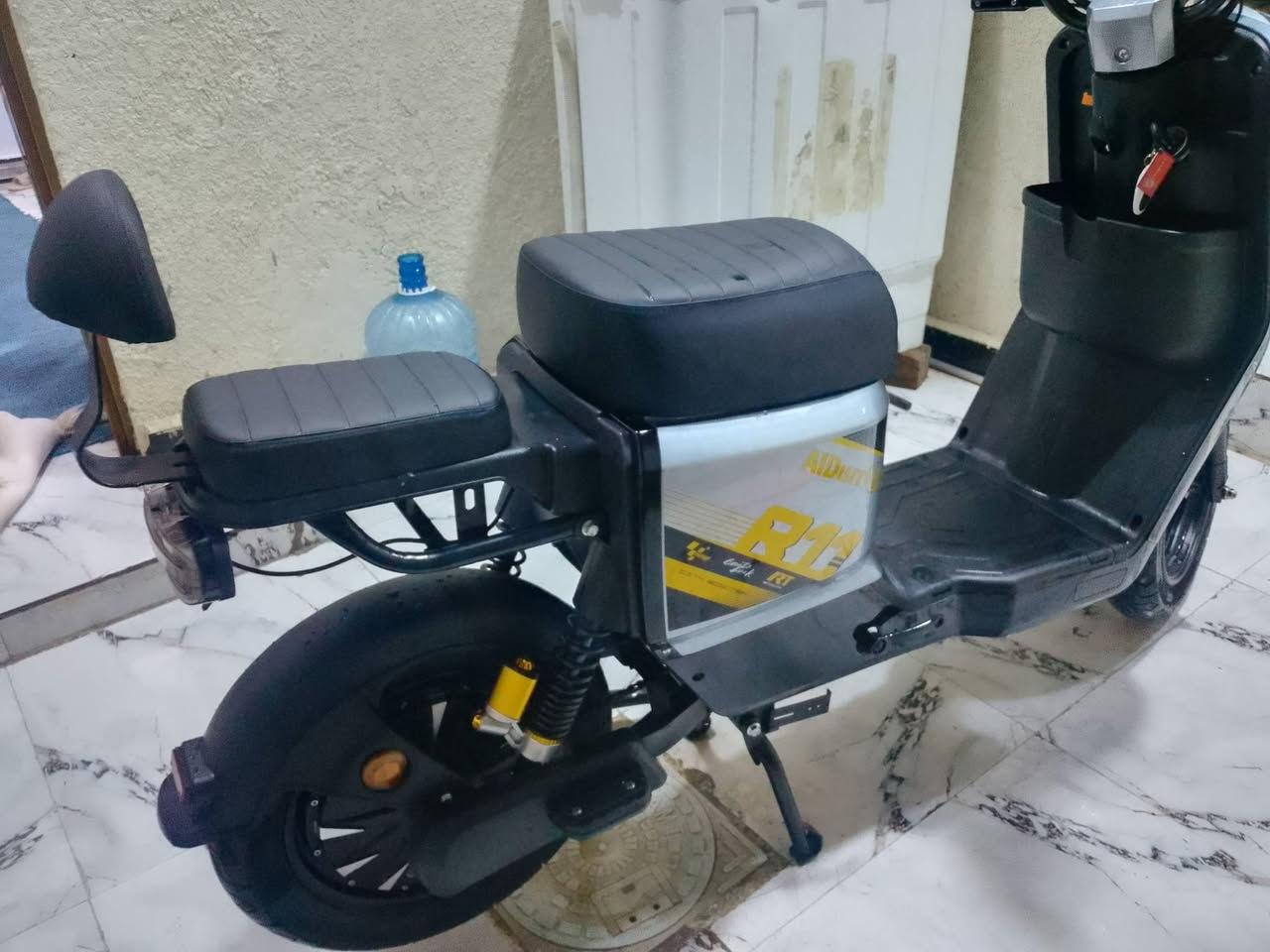 دراجه ار 11 للبيع
للبيع مكفول كفاله عامه من باتريات ولفات شاشة من كلشي 
زيرو صارلي عشر ايام من ماخذه من ااوكيل العام السعر 650 وبيها مجال بسيط 

رقم الهاتف***********
