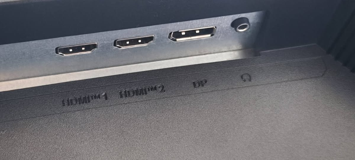 السلام عليكم
شاشة Msi حجم 25 للبيع استخدام خفيف ما العب قليل غالبًا اباوع افلام ومسلسلات

المواصفات 

FHD / 180hz / 1ms / Raped IPS

رقم الموديل اذا تحب تبحث عنها 

G255F

السعر 150 وبيها مجال مكاني بغداد شهداء البياع ماعندي توصيل

اذا تحب تتصل 

***********

واتساب

***********
