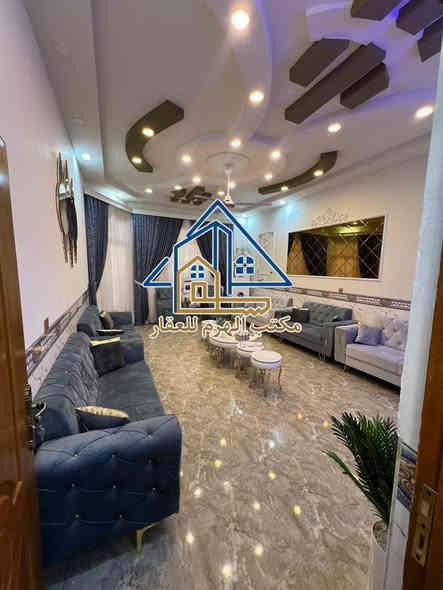 بيت للبيع في حي الجامعة
المساحة: 200 متر
غرف منام: 4 غرف واسعة
بناء حديث وتشطيب مرتب كلش
الموقع: راقي جداً قرب مدرسة نابلس 
سعر مناسب
للاستفسار:
📞 ***********
📞 ***********
مكتب الهرم للعقارات – الضباط الثانية مقابل شارع الألفين

وإذا عندك عقار تحب تبيعه أو تشتريه… نخدمك بأسرع وقت وبأفضل تسويق
