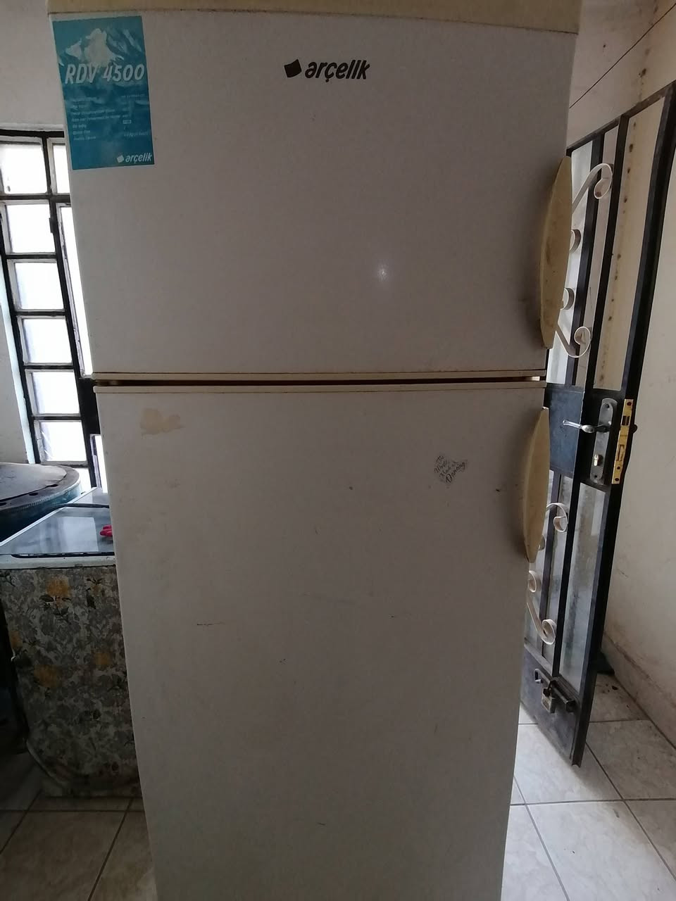 سلام عليكم.... ورمضان  مبارك عليكم 
مكلفه بالنشر. 
غراض للبيع. ثلاجه. نضيفه ماداخله مصلح.  
حجم. 12-----بسعر  250
غساله ملابس. حجم 75الف
طباخ.  4عيون شغال.. بسعر 50الف
ميز مع تلفزيون. ب90الف
ليعجبه اي غرض يراسلني خاص.  .....


**إذا كنت صاحب هذا الإعلان وتريد حذفه لأي سبب، رجاءا أرسل رسالة إلى الدعم الفني**