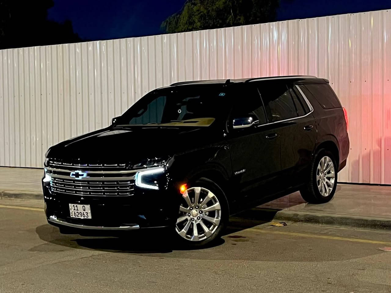 شيفروليت تاهو بريمير  2024 ( خـليـجـي )
مغلفه ppf برطاني اصلي   وبي ضمان 10سنوات 
الموديل :2024 ( خليجي )
اللون : اسود 
العداد :13KM اخت الزيوا 
ضمان وكاله المنصور علامه سوداء ضوء القمر
السيارة كفالة عامة  بحالة الوكالة
حجم المحرك : 5300 Cc
عدد الاسطوانات : 8 اسطوانات ( 8 سلندر )
المواصفات : 
* سقف بانوراما 
* دخول ذكي للسياره 4 أبواب ( بصمه )
* المقاعد كهربائية تدفئة و تبريد
* مقصوره الركاب من الجلد الفاخر + مغلف لحماية الكشنات  + خشب ملكي 
* شاحن وايرلس لاسلكي
* ويل 22 انج
* نظام الرؤيه : 5 كامرات رؤيه شامله ( BIRD VIEW )
* نظام التعليق مستقل
* كشنات ميموري خزن
* نظام الصوت BOSE سماعات عدد 10
* دوسات كهرباء + اناره LED
* نظام سحب مقطوره تحكم كامل + كامرة لرؤية المطوره
* نظام جكات
السيارة رقم بغداد الدولي بسمي تحويل

رقم صاحب سيارة ***********
السعر مناسب جدا مستعجل عالبيع
