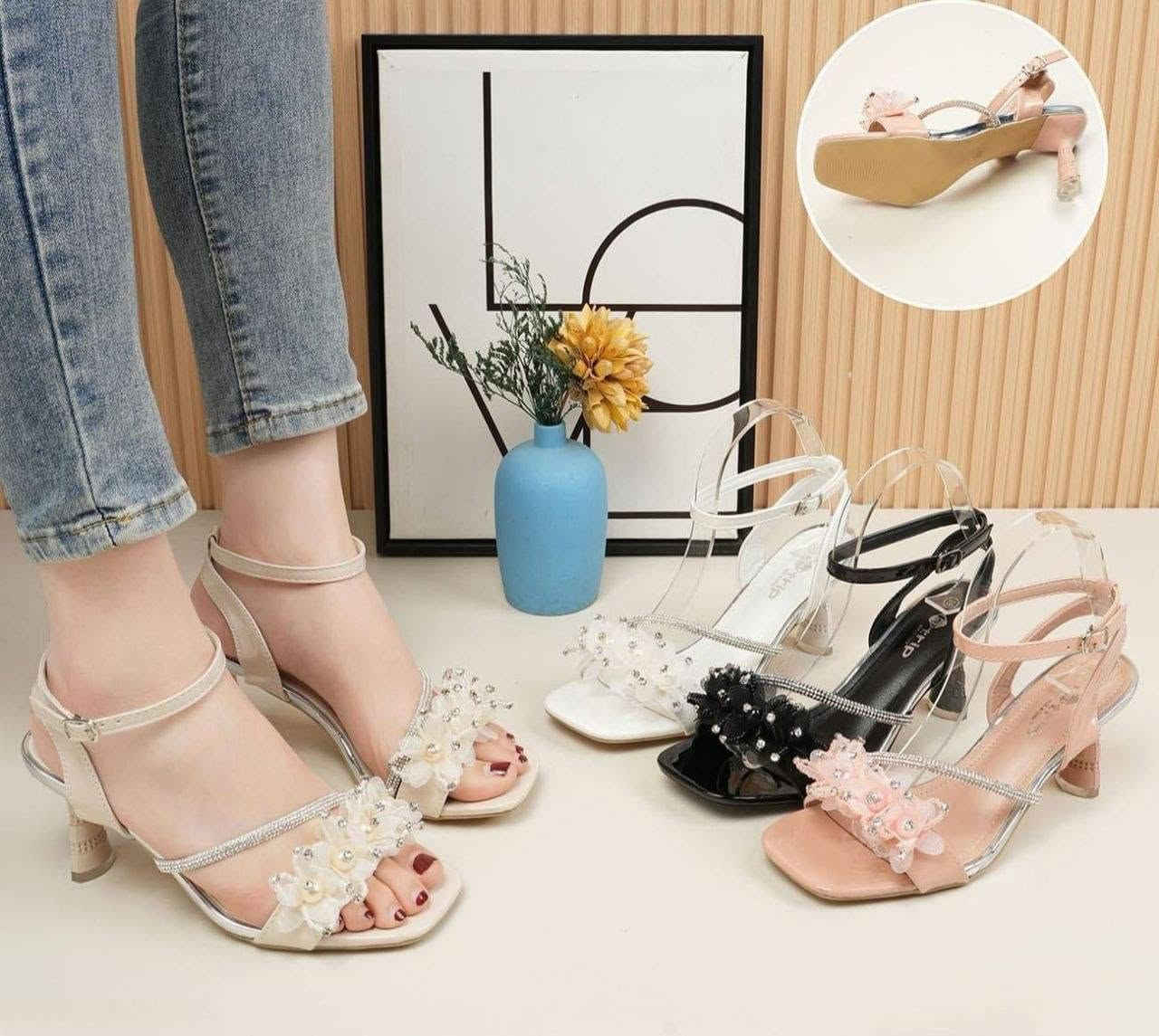 كعب ارتفاع 6 سم
السعر خاص 
متوفر خدمه توصيل 
37-38-39-40-41


**إذا كنت صاحب هذا الإعلان وتريد حذفه لأي سبب، رجاءا أرسل رسالة إلى الدعم الفني**