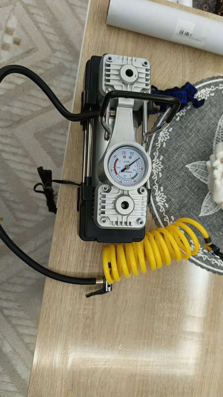 ممفاخ كمبريسر حجم ١٠٠ كامل ملحقات ينفخ سيارات اكبار السعر ٤٠ ***********
