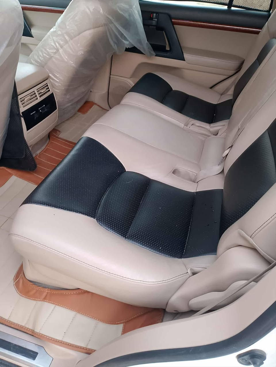 جكساره مونيكا للبيع رقم اربيل دولي ماشية ١٧٣ مكفولة المواصفات فتحة سقف رادار أمامي خلفي كامرة بصمة بصمة ابواب انارة داخلية ثلاجة إشارة ترحيب شاشة لمس متواجد بالموصل للاستفسار ***********
