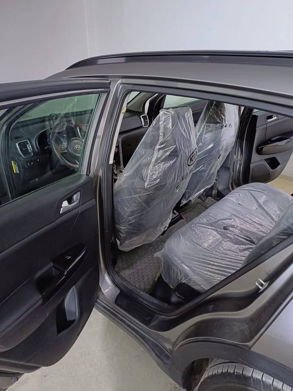 السلام عليكم سبورتاج 2019 وارد امريكي للبيع 
فول مواصفات ex بانوراما كشنات جلد كشن السائق كهرباء فور ويل رقم بغداد كير ومحرك مكفولات ضررها من امريكا دعامية وبالعراق طخات كلش صغيرة بصفحة السايق بيها صبغ جاملغ جهة السايق وبنيد وباب ورا السايق مرفق السونار بالصور مابيها اي نواقص كاملة وجاهزة للاتصال *********** السعر 16000 دولار اي 160 ورقة وبي مجال
