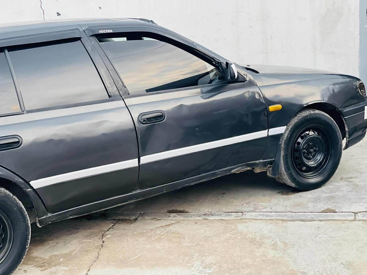 نيسان سه نى
ئارم پلاسيك سليمانى 
مؤديل ١٩٩١
ته قه و ره قه به شه رت 
ماشاءالله له قوه تى
كئرعادى 
مالى فه قير
لايتو فلجه و گه رمى مه زبوته
١٤$ معامله
موشته ريت تيل بكه له خزمه تام
***********
*********** حلبجة, السليمانية
