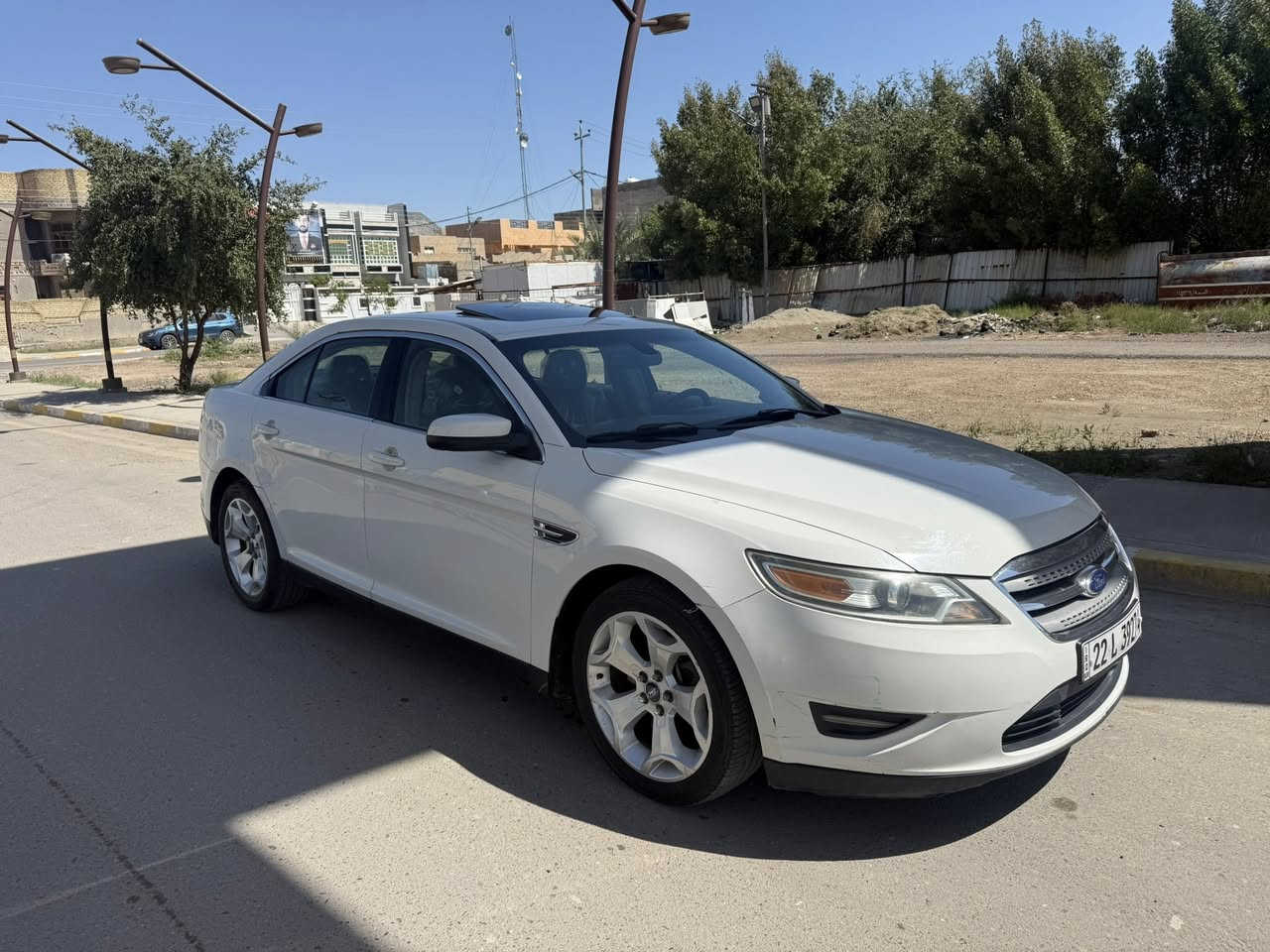 السلام عليكم
فورد تورس 2011 خليجي شركه نيڤا 
السياره كلين تايتل بيها فقط ربي الباب الخلفي صبغ 
مواصفات السياره 
محرك 6 3500 
السياره فول مواصفات 
سلايت فتحه 
تحكم بالدوسه مال البانزين 
دبل جامه 
تحكمات بالستيرن مع شفتات قياده 
هيتر بالمري 
حساس مع كامره خلفيه 
مسجل وسماعات سوني 
ويل 19 
السياره ربع ما تصرف عليها كامله مكنله 
صدر امامي خلفي جديد 
باتري جديد 
تخم التاير نضيفات حيل 
منضومه بانزين مع البلكات جديده وكاله 
كهربائية كلها بلاد وشغاله بدون اي جطل 
جام سنترلك شغاله  
رقم اربيل باسمي سنويه وهزه جديده قبل شهرين سويتها
السعر 11.400 
للشراي يتصل ***********
