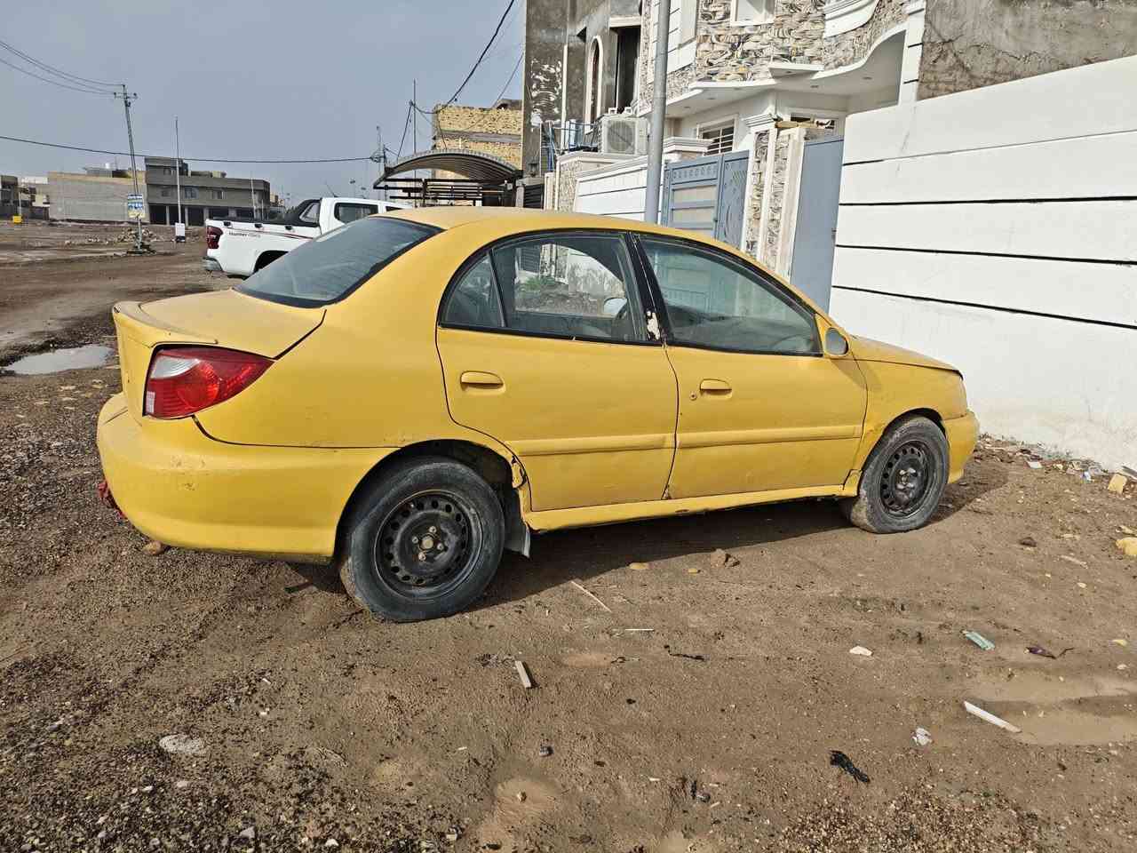 مرحبا بكم كيا ريو موديل 2002 اصفر رقم نجف الملك متوفي فقط تحويل وكالة قيادة السيارة نقص فقط عقل محرك وحساس رأس الكرنك للعلم السيارة وارد امريكي مع السيارة ماصدة ودركة المقود اظافي السعر 20 ورقة بيها مجال قليل وهذا رقم راعي السيارة اتصل علي واستفسر غير متواجد على الفيس بوك ***********
