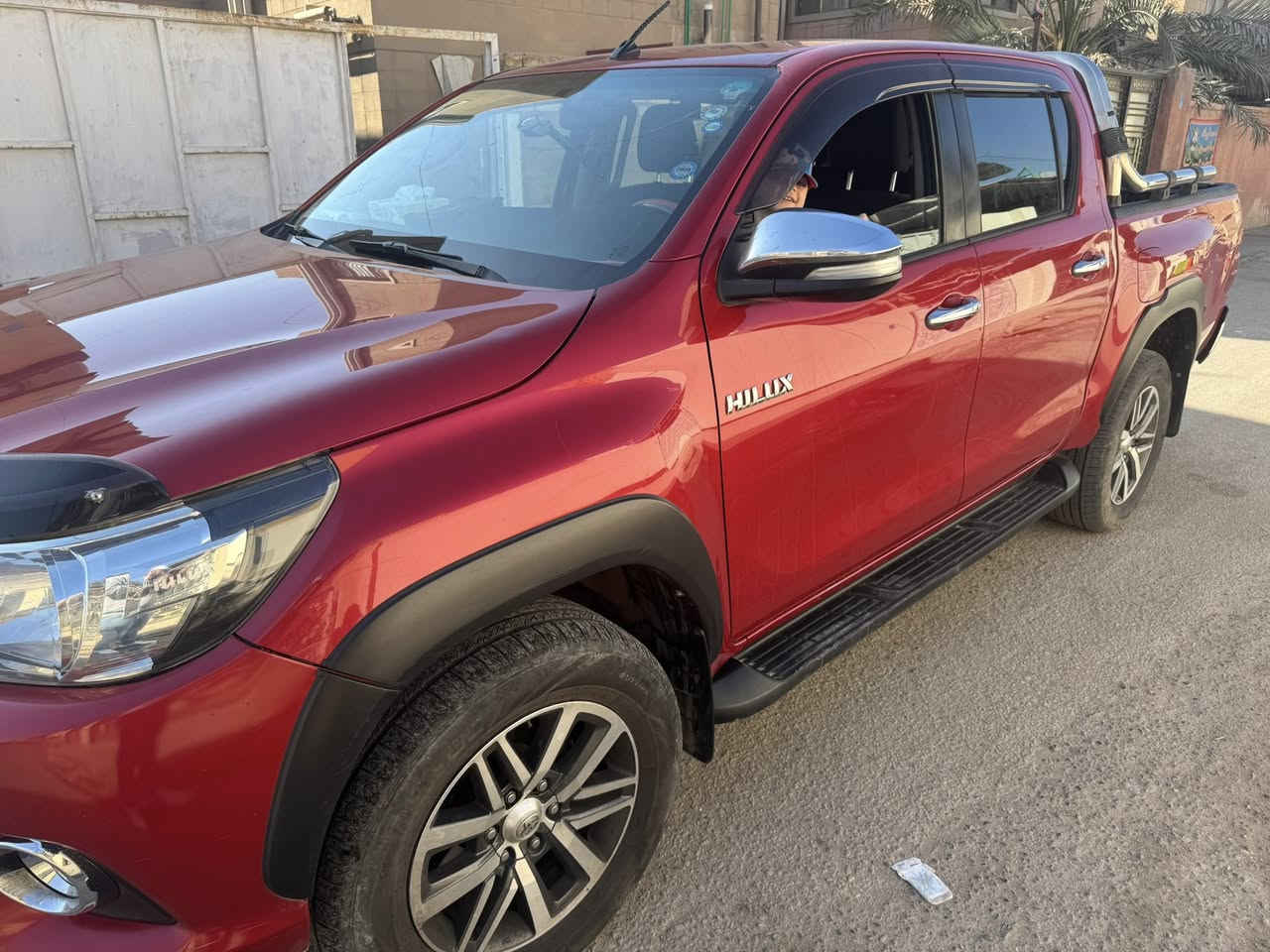 السلام عليكم من رخصه اخوتي الادمنيه الغوالي بيك اب تيوتا هايلوكس  2017 تو ويل اوربي كير اوتوماتيك السياره بالحقيقه بعد احلى السياره كفاله البدي من الحادث و الصبغ ما عده شبر بالمدكر الخلفي و ما مصلحه تجي وتشوف و تفحص وين ما تريد مكينة عالبلاد برغي ما مفتوح بيهه بيهه نفخه و تنقيصه توني امبدل السوبر مالتهه السياره بيهه تنقيصه مثلها مثل ال 2025 الزيرو كولهن اينقصن سيارة بيت و ما معروضه بمعرض ولا مشتغلة بخط 
السعر / 220 و من تجي تدلل حك الجيه
العنوان - البصرة - الهارثه 
الاتصال على الرقم ***********
اخوكم ابو ادم
