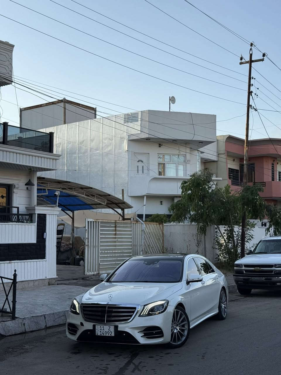 سلام عليكم

مرسيدس S550 للبيع 2016 اس كلاس 
سياره ضمان دولي V8 توين توربو 
سياره رقم بغداد تسجيل اول مره و مشروع وطني سنويه و فحص و هزه كلها جديد 
باب خلفي طويل VIP سياره فول مواصفات 5فصوص
محدث 2020 كت كامل بلادي ماشيه 69 الف حقيقي 
سياره كلش جديده ايد وحده كير محرك كلها شرط بدون اي عطل او اي مسج اي كلوب ميشتغل بل دشبول سيرفز كامل بل شركه  مفتاح 2 بلادي ويا 
السياره جكات و بانوراما و داخل ابيض ملكي و داخل لد كامل صندوق كهربائي الابواب كلها شفط نظام مساج كشنات و تدفئه و تبريد و استيرن تدفئه  كشنات الاماميه داينمك تتحرك مع حركة سياره 5 بردات شاشات 3 و 5 كامرا 360 و داتشو دبل ماوس رادرات امامي و جانبي و حساسات كامل سستم صوت سماعات برايمستر
لايت led و مع دوران عجله لايتات 

السياره مبيها اي نقص كلها شرط 
السياره بدون صبغ و لا تعديل فقط بيها تبديل صندوق بلادي نفس لون بدون ارباك او دواخل  و الباقي كفاله عامه من كير و محرك السياره كلش نظيفه كلها شرط 

سعر سياره 435 و بيها مجال بسيط 

رقم ***********
