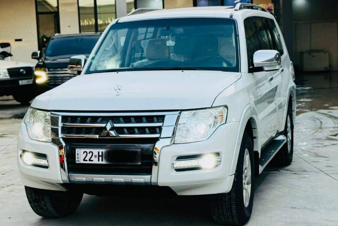 سيارة جديدة وضع الشركة عائلية 7 راكب وياباني اصلي 
باجيرو موديل 2017
مواصفات خليجية فول
السياره جديد بمعنى الكلمه نظافه 95/100
محرك سته بستم حجم/ 3500 برغي مامفتوح 
4 تايرات جديد صدر وحداديه جديد لوك
سقف سلايد 
كشن جلد كهربائي الجهتين
استيرن فاليوم 
تحديد السرعة 
كاميرا وشاشة وحساسات
السياره مكفوله عام من الصبغ والضربة والشخط والتكحيل 
رقم والسنوية جديد 
سنوي بسمي فحس سنوي جديد
مكان السياره سليمانيه
للاستفسار ***********
