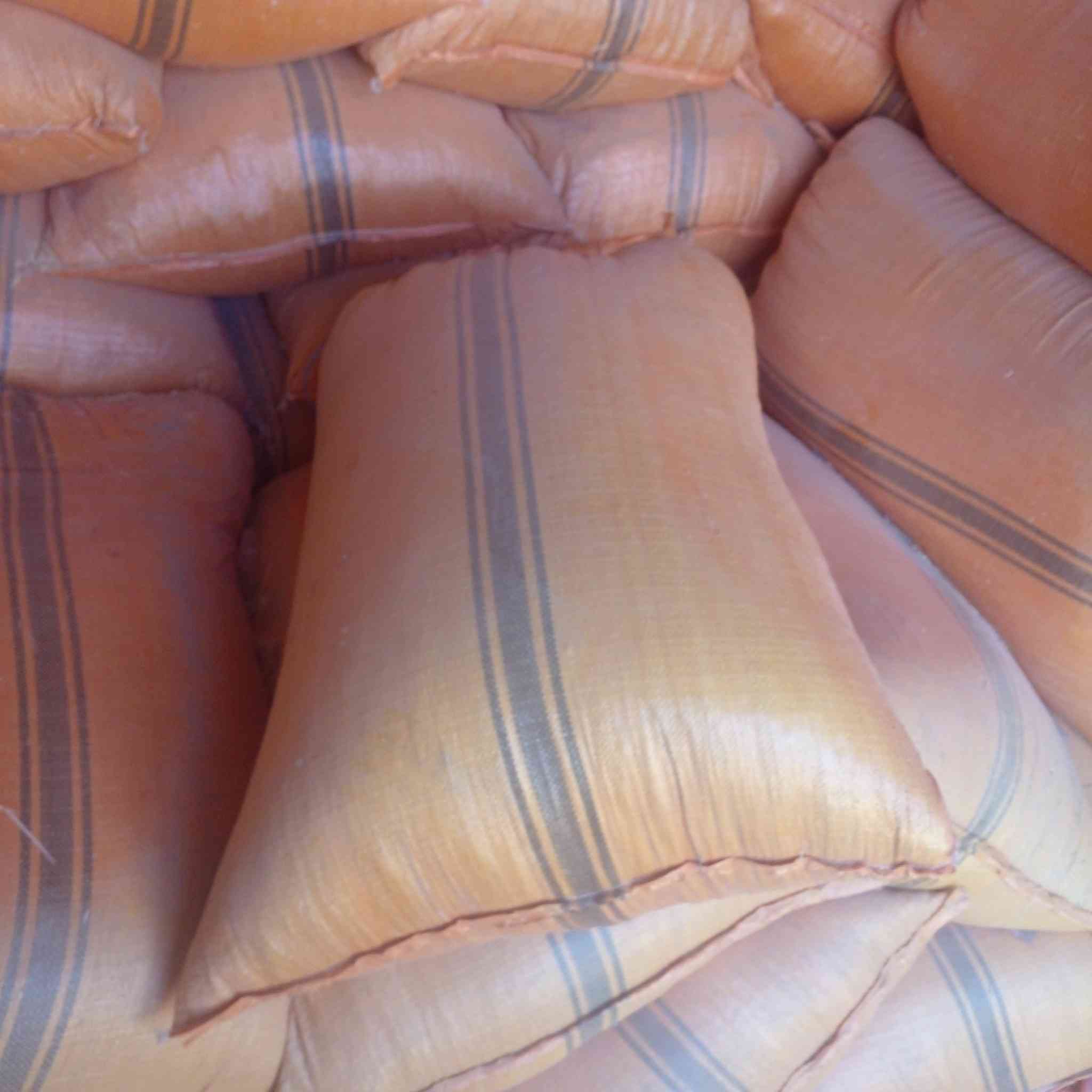 سلام عليكم تبن مكروض نظيف جدا كفر البيع كواني شلفان المكان بالديوانيه قضاء البدير والسعر خاص والاستفسار على الخط 077185022 و***********
