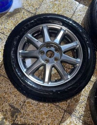 ويلات صيني تايراتهن نظاف بدون كبات السعر 300  رقمي07823001312