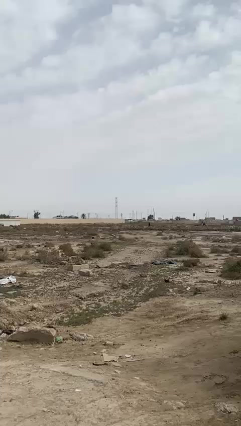 قطعة أرض 200متر للبيع مركز  الكوت /منطقة الأرامل قرب جسر الدجيلي وتبعد عن التبليط 150 متر  وجه مقابل شارع الحي شارعها 12 متر ومنطقة خضراء وشارع 30 للاتصال على ***********
