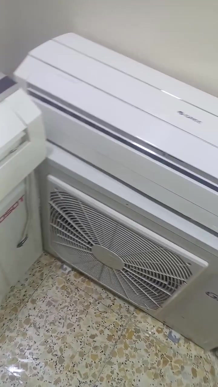 السلام عليكم سبالت عدد ٣ للبيع ***********
