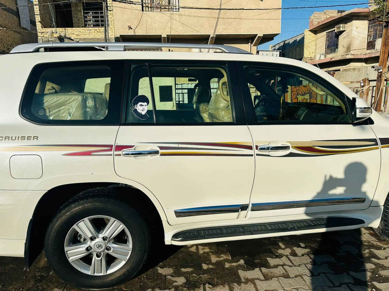 جكسارة لاند كروز بريم موديل 2013 مكفولة كفالة عامة بيها بس شبر بارد رقم بغداد 
***********
