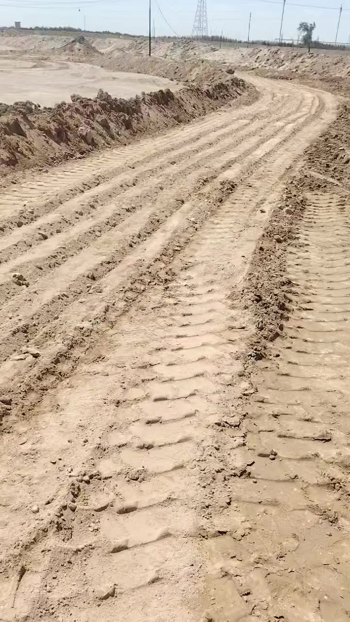 السلام عليكم ارظ للبيع عقد جديد بسمي مساحه ٣٥ دونم ابيع دوانم ابيع شلع كلشي بلاش بلاش سعر الدونم ٦مليون واذا كلها شلع ١٠٠ مليون وانا خادم هاذ رقمي للتواصل ***********
