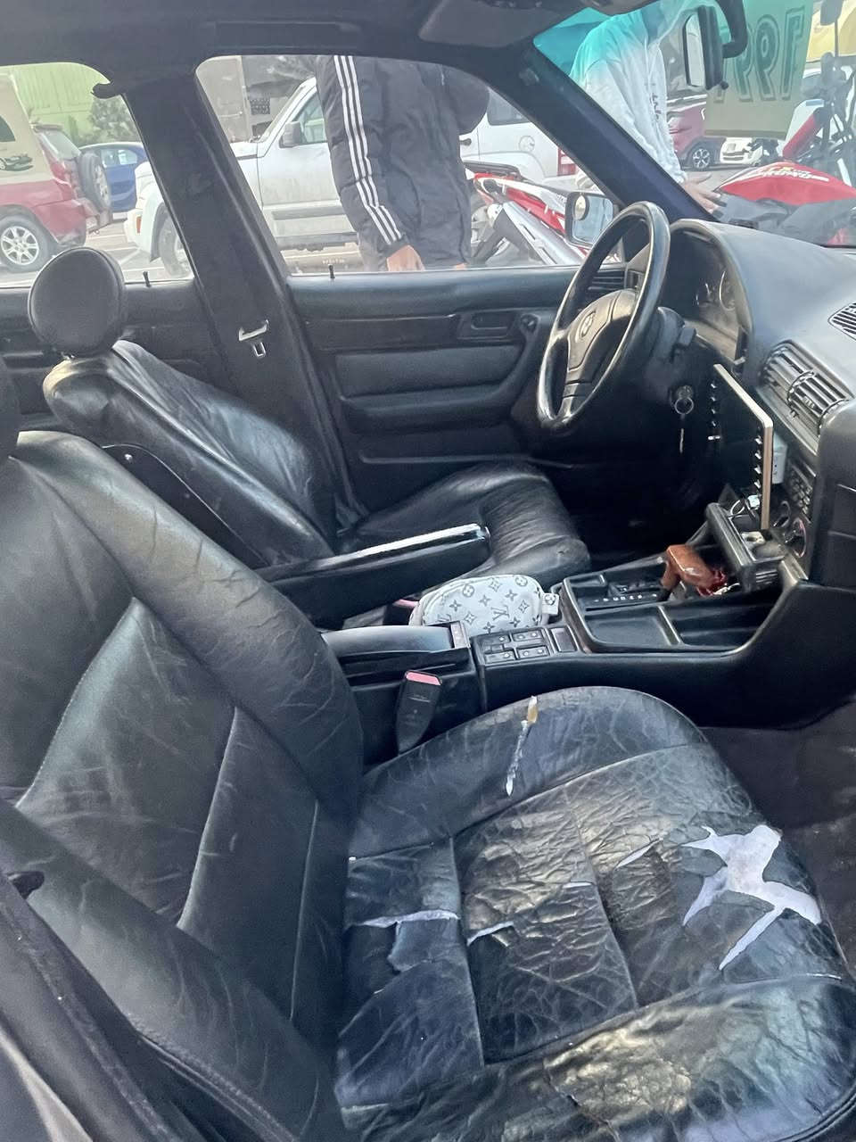 سلام عليكم بي ام 535 مكينه وكير 525 دبل فانوس وتحويرة كامله بعدها بل ضمان قبل سبوع انشدن سعر 55 قفل مكان بغداد


**إذا كنت صاحب هذا الإعلان وتريد حذفه لأي سبب، رجاءا أرسل رسالة إلى الدعم الفني**