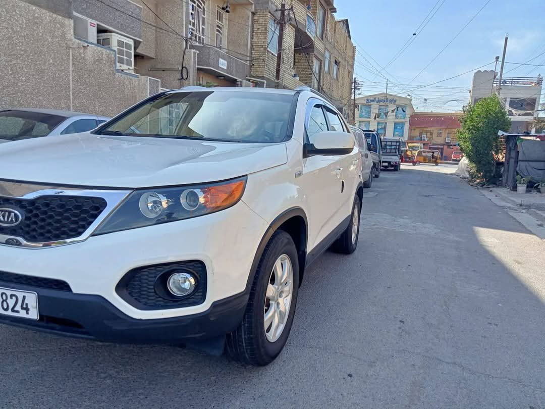 السلام عليكم عندي سورنتو2013 خليجي كفاله عامه السياره احلي من الصور على ايدي مكينه كير كفاله صدر جديد تبريد ثلج سياره خير من الله ماشيه 151 الف
مكينه 2400  بغداد بسمي تحويل ثاني يوم 
7 راكب  تخم تاير 
سعر 158 وبيها مجال قليل 
بغداد مدينه الصدر 
رقم الهاتف***********
