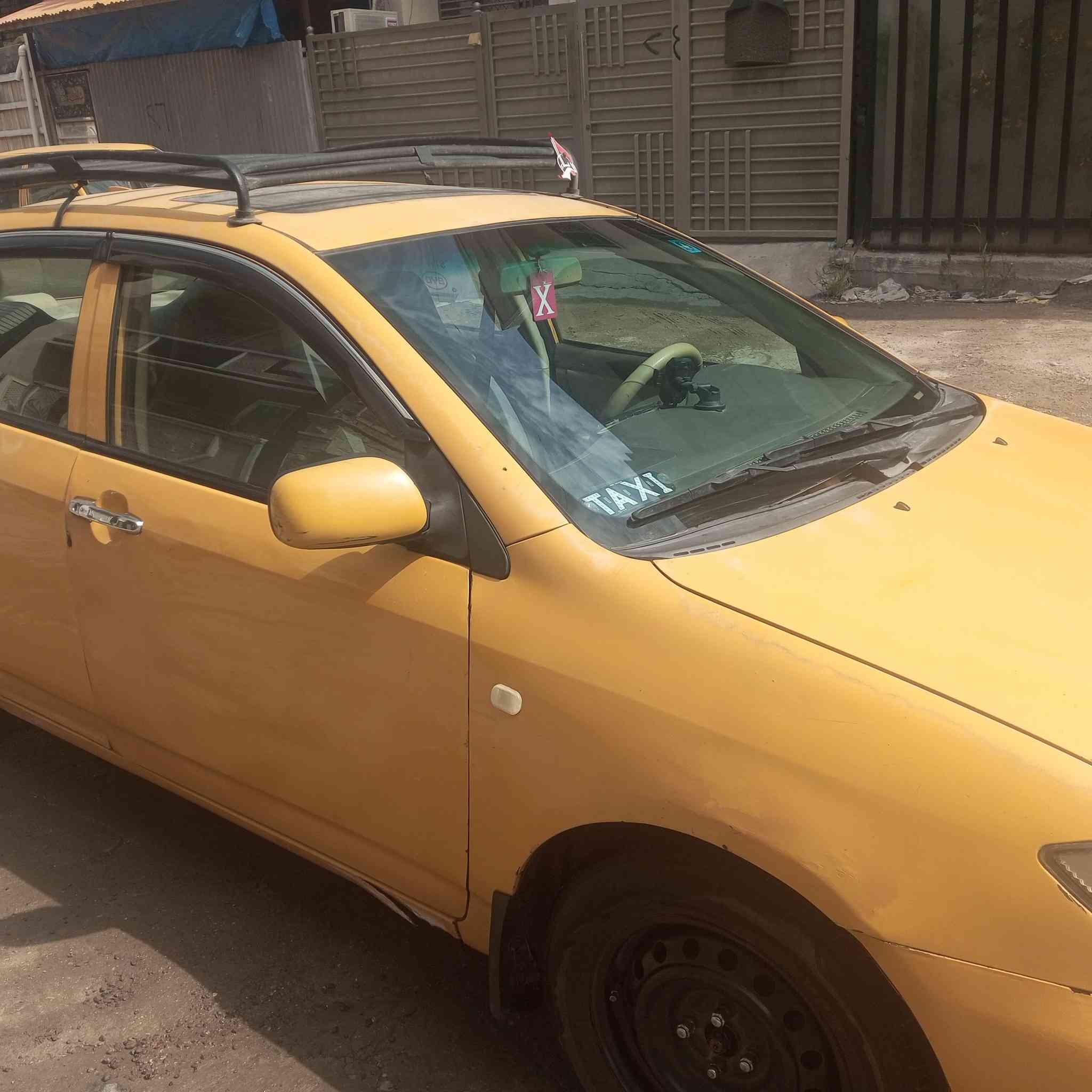 السلام عليكم عندي بي واي دي إف 3للبيع كير أوتوماتيك محرك كير لانسر ياباني موديل 12 السعر 42 ورقة اوبيها مجال بسيط رقم الهاتف ***********
