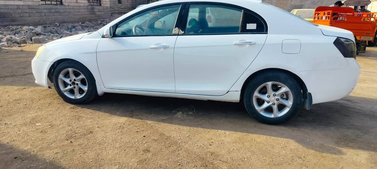 للبيع جيلي ام كراند مديل 13 كير ومحرك بلاد اوتماتيك جاهزات كير ومحرك وتبريد ومكفوله من الضربة والتبديل ملكة خياسات و مصبوغة جمالية السنويه لسنة 27 للاتصال على الرقم *********** العنوان بصرة شط العرب الكباسي الصغير البصرة, العراق
