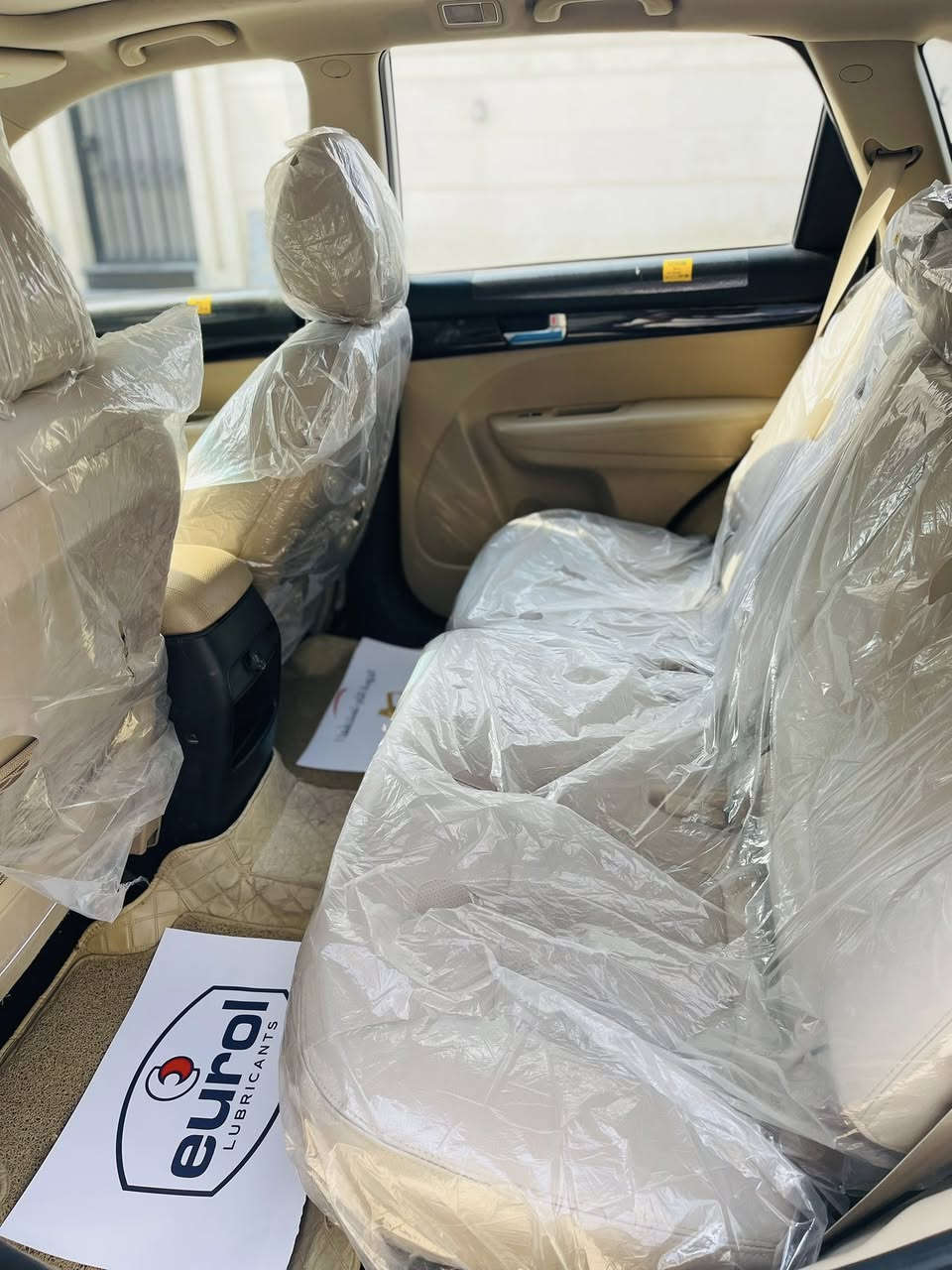 السلام عليكم كيا سورنتو للبيع (بدون مراوس) موديل 2014 ماشية 50 خمسين كيلو حقيقي خليجي فول مواصفات ١/١ ومكفولة كفالة عامة من الضربة ومن الصبغ ومن التبديل ومن البارد ومن الفتح ومن الشخط ومن التكحيل ومن كلشي موجود السونار وي الصور السيارة من 2014 عندي ولحد الان علة ايدي استخدام شخصي وبسمنة ممداورة استلام شركة وبسمنة حتة الفابلون والكتلوكات مال شركة بيهة سنوية وهزة جديدة رقم بغداد مشروع وطني تحويل ثاني يوم ماكو اي شكال 
مواصفات السيارة
(1) ماشية (٥٠) كيلو حقيقي+ حساسات امامية وخلفية
(2) بصمة+ بنراما+ انظمة قيادية
(3) اشايرة بل مري ومري شفط+ بصمة ابواب
(4) شاشة كبيرة+ كامرة خلفية+ تحكمات ستيرن
(5) سبعة راكب+ ثلاث قطع تبريد
(6) مكينة ستة سلندر مكفولة+ زراكات امامية
(7) كير ١٠٠/١٠٠+ كشنات جلد وكهرباء
(8) صدر وتبريد وتدفئة درجة اولى
(9) ميكانيكيات وكهربائيات وحدادية مكفولات
(10) تخم تايرات جدد+ داخل غرفة جديدة
(11) السيارة جاهزة مابيها اي نقص
(12) السعر (مناسب اتصل وتدلل) المكان بغداد الكرخ للاستفسار ***********
