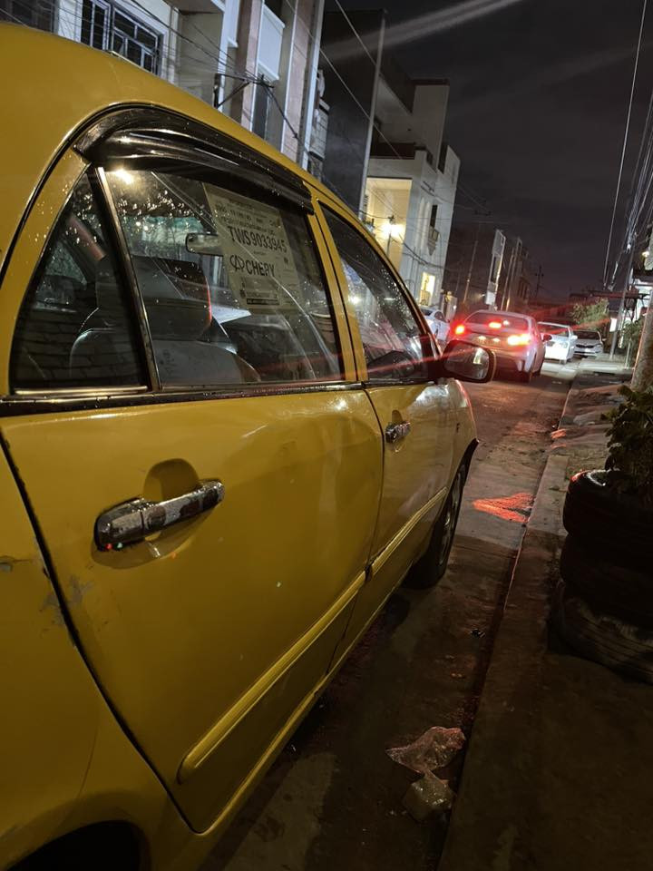 سلام عليكم 
BYD (f3)2011
كير ومحرك كورلا بيكاتشو 1600
السعر (53) ومجال بسيط 
السياره باسمي مكاني بغداد
***********
