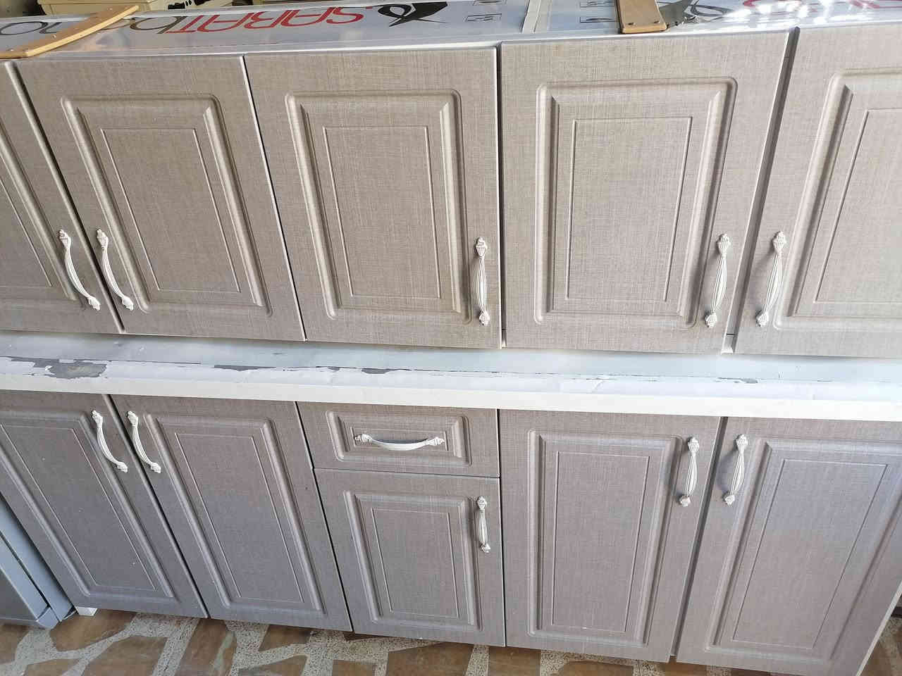 كاونتر ٣ قطع المنيوم نضيف السعر ٢٧٥ الف عنوان زانكو٩٩ تلفون اتصال واتساب فايبر ***********
