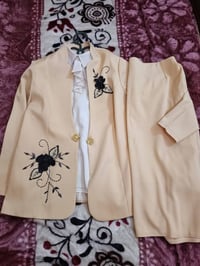 ملابس • نظيفه • جديدة