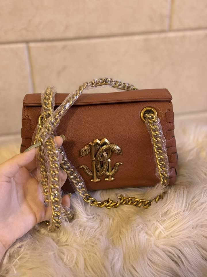 حقيبه ماركه roberto cavalli


**إذا كنت صاحب هذا الإعلان وتريد حذفه لأي سبب، رجاءا أرسل رسالة إلى الدعم الفني**