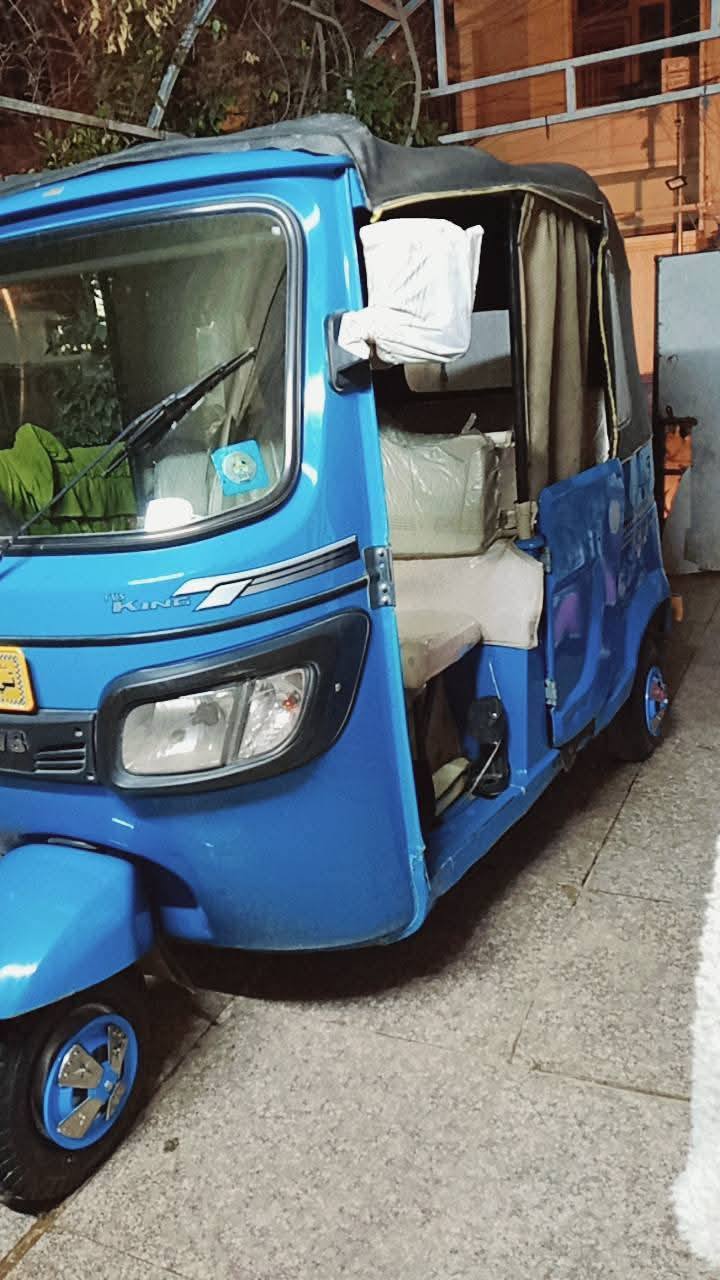 سلام عليكم اعيد النشر بسبب لوعود لكاذبه تكتك تي افي اس موديل ٢٢ شهر ٧ نضيفه خير من الله محرك مكفول كفاله عامه فقط بيها طخه ومعدله عل بارد واضحه بتصوير معاملت ترقيم كامله دافع رسوم مسوي براءت ذمه صاعده هزه فقط بصمه وحده وتستلم سنويه ولوحات السعر 6و250 وبيها مجال حك جيه مكاني بغداد حي لجهاد رقم ***********
