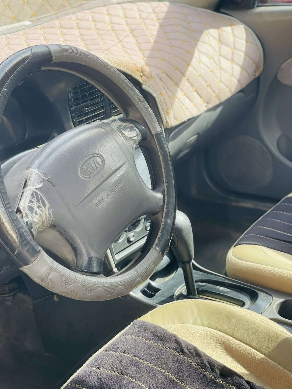 سلام عليكم كيا سيفيا موديل ٢٠٠١ مصبوغه عام كير مكينه نضيفات لاتبخير ولا تنقيص كهربائيات كلها شغاله قاعده فيوزات جديده بيه. نواقص قليله ماصده وبكره جامه جوبي رقم. كربلاء راعيها يمي شرط. التحويل  مكاني. كربلاء طويريج رقم ***********
