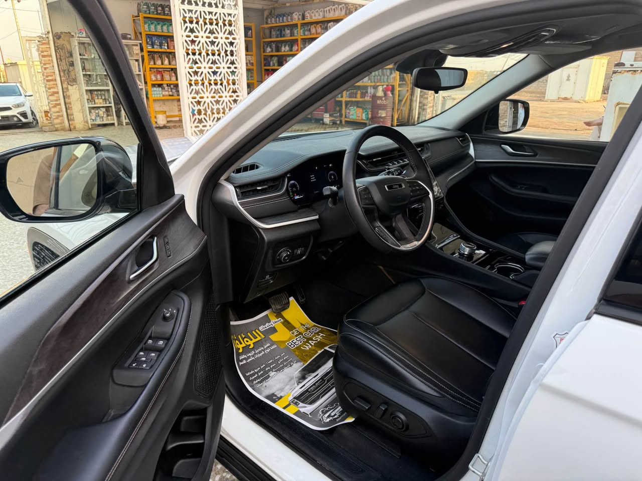 السلام عليكم 
جيب كراند شيروكي 2023 لمتد فول 
كفالة عامة من كلشي تقرير مياه امطار شرط ماكو ماء شغالة من امريكا رقم بغداد باسمي 
سعر 340 
للاستفسار *********** ناصرية زحلة, زحلة
