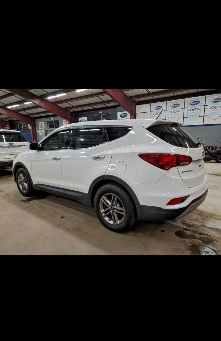 Hyundai santafe 
Model 2018
Clean carfax 
Moter vitess sherke 
03487131


**إذا كنت صاحب هذا الإعلان وتريد حذفه لأي سبب، رجاءا أرسل رسالة إلى الدعم الفني**