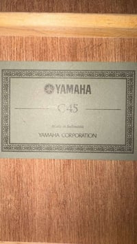 كيتار ياماها C45 • ٦ اوتار نايلون • صوته ناعم