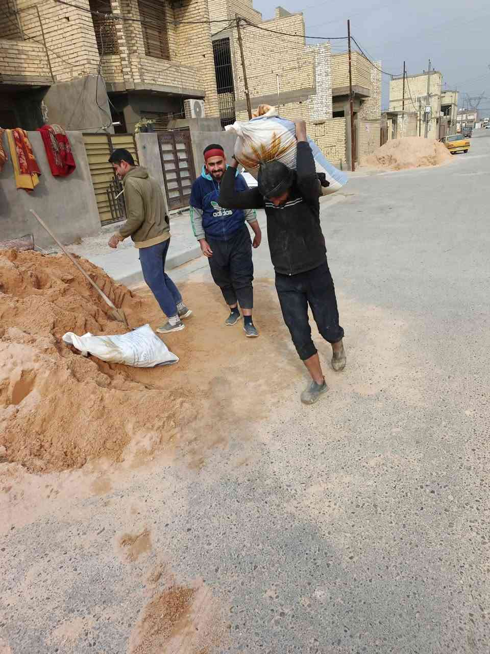 تصعيد مواد على الظهر كافه مواد البناء ***********
