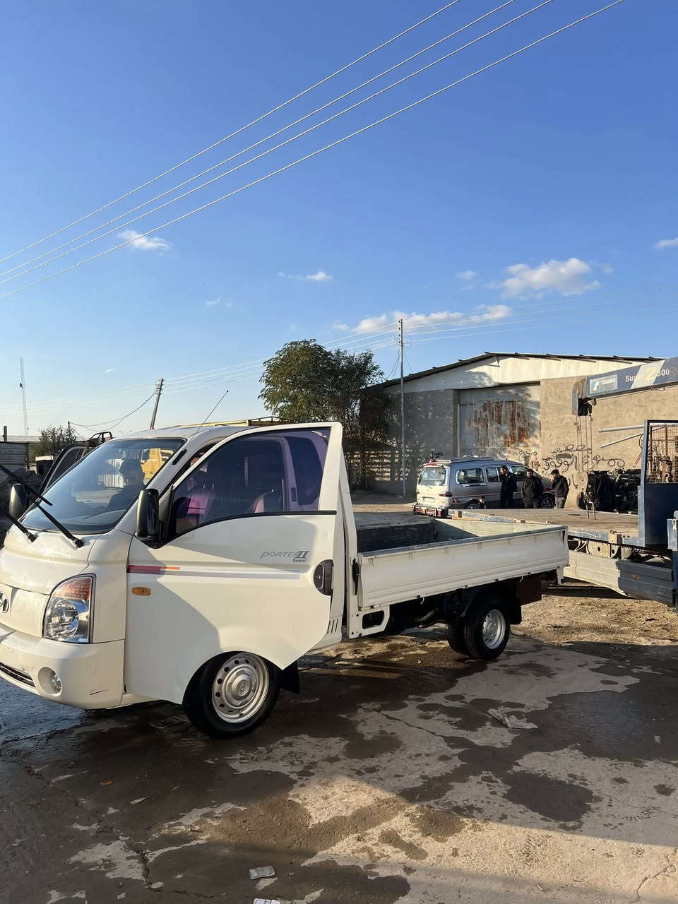 للبيع بورتر ادوات 2012گير اوتوماتيك
محرك سبلاين جاهزة من كلشي  
سعر 58 وبيها مجال ***********
