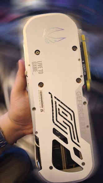 اهلا شباب عندي كارت مستعمل 
4070Ti Super OC 
براند زوتك استعمال 9 اشهر تقريبا يجي لون ابيض باكيت وكلشي متوفر كارت نضيف لطيف 
السعر : 900 الف عراقي قفل ما بي مجال 🤝
مكاني البصرة الجزائر 
رقمي *********** متوفر وتساب اي سؤال استفسار
