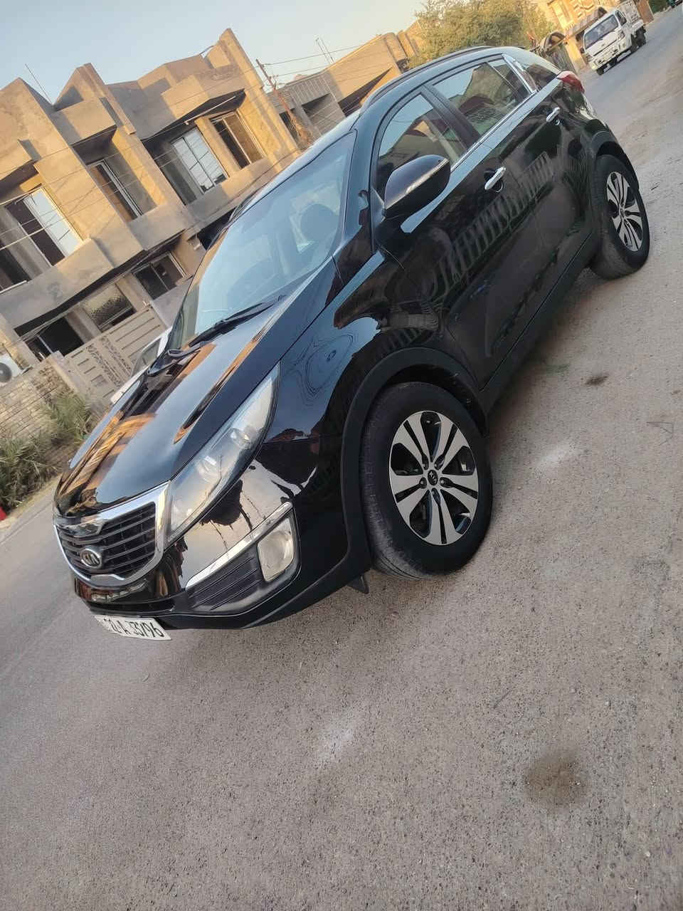 كيا سبورتج للبيع موديل ٢٠١٢ خليجي السيارة لاصبغ ولاتبديل عدى باب الصدر بي شخط ونصبغ يعني قطعه وحده صبغ محرك ٢٠٠٠ دوش تحويل مباشر رقم اربيل انكليزي هزه وسنويه جدد تخم تاير جديد صدر تبريد ثلج السياره جاهزه للاخير السعر ١١٥ ورقه وبيها مجال شي بسيط مكاني بغداد البلديات ***********
