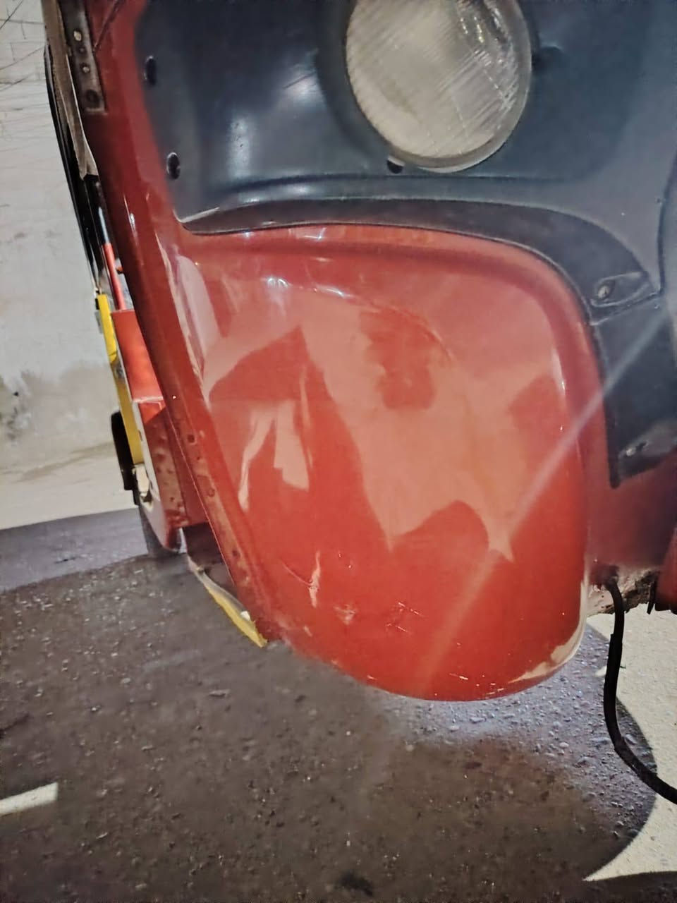 السلام عليكم تكتك موديل 18 دخوليه 19 سنويه تقره 19شهر 4 بس دوس معمره وطاسه مال لغد من جوه باقي مكفول من ضربه وصبغ مكينه كير اكسل خير من الله مدينه الصدر 
رقم ***********
رقم ***********
