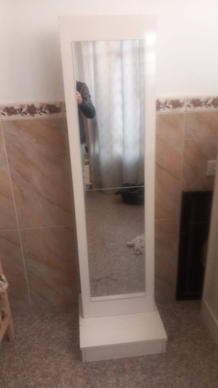 السلام عليكم غرفة نوم تركية للبيع نضيفة جدا استعمال قليل السعر 850 الف مكان بغداد الدورة موبايل *********** يوجد وات ساب
