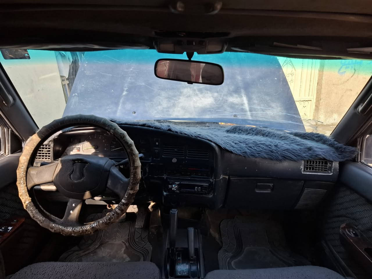 اسلام عليكم
تيوتا سورف موديل١٩٩٥ لبيع
محرك بطه ٢ ونص تخم تاير نقص باتري
رقم بغداد انكليزي بسمي سنويه
ل ٣٠ هزه جديده مكاني بغداد التاجي  سعر٣٠كوم حديد بس امانة الله كلشي مابيها قفل استفسار اكثر اتصل على الرقم 
***********  او خاص مازنجر
