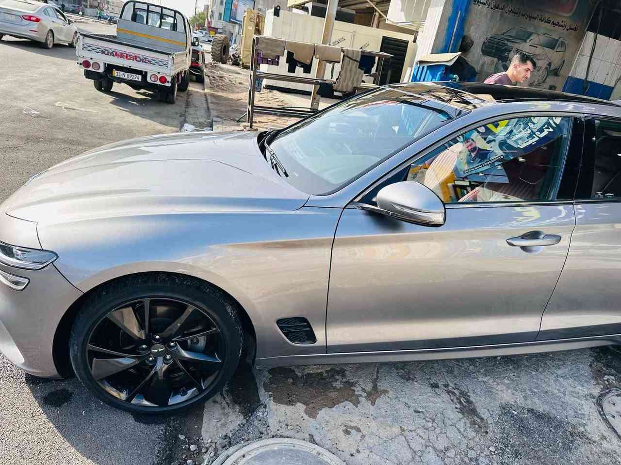 السلام عليكم 
للبيع جينيسس g70 2023 برستيج 
مواصفات ١/١
 اعلى مواصفات داخل احمر 
كراسي كهرباء 
بانوراما
 رادارات ٣٦٠ 
كاميرا 
اوتو بريك 
قيادة ذاتيه 
السيارة فول للاخير مواصفاتها متخلص 
السيارة وارد امريكي صور حادث موجودة 
رقمها بغداد تحويل مباشر
ماشية 31 الف كيلو وليس ميل
السعر 235ورقه وبيه مجال بسيط
*********** بغداد, العراق
