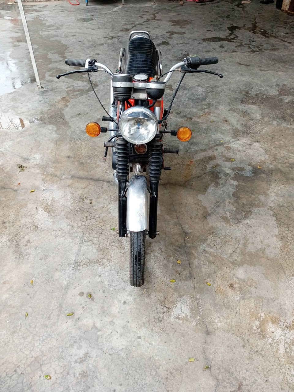 سلام عليكم شباب يابة هاي دراجة للبيع تعمير جديد كصة 4عل فتح امجفتة تجفيت عام كهربائيات كولهة شغالة ماكنيت تركي اصلي شرط شاصيهة امعمر يم استاد مضبوط الحيم ممبين بس اني اذكرة الدراجة(( بدون ))التفاصيل كولهة ذاكرهة السعر ((واحد أو ربع)) مكاني ديالى بلدروز((***********))
