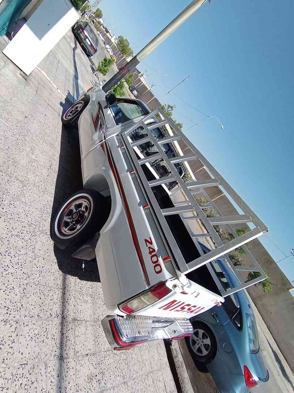 بكم نيسان للبيع موديل 86 سياره مضبوطه صبغ عام بدون دعم وبدون معجون صبغ جماليه سياره باسمي هسه جيده ورقم جديد اشاره تحويل     ***********.    ***********.   العنوان موصل حي عدن
