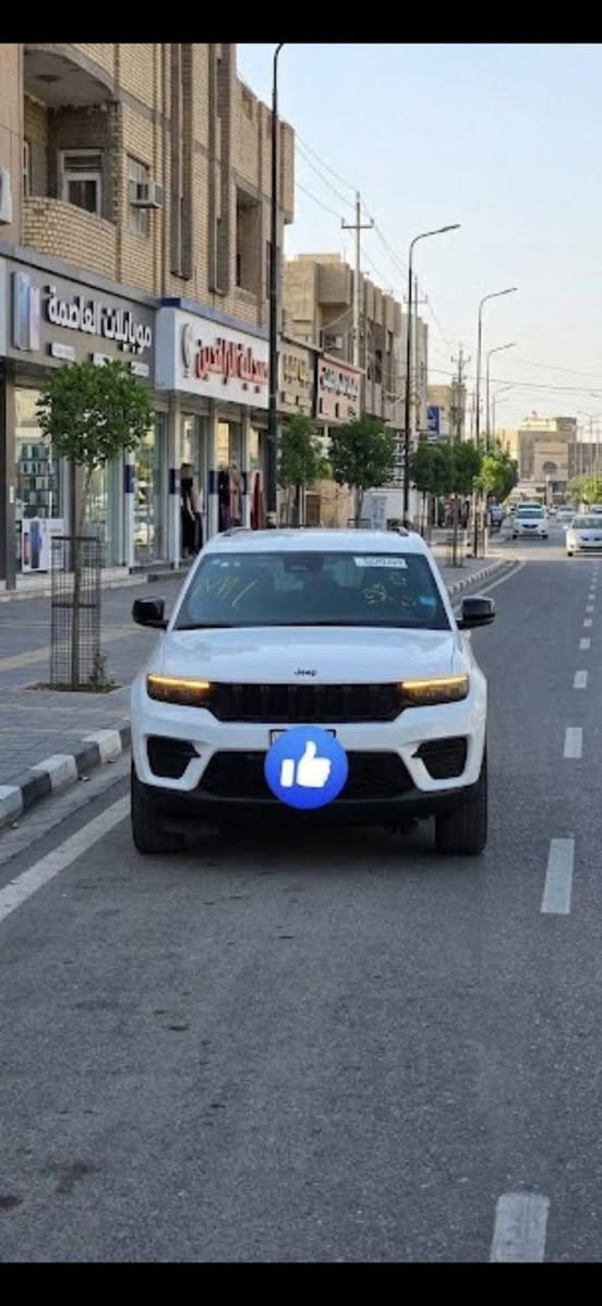 جيب كراند شيروكي لاريدو2024  للبيع  5 راكب .  

حادث دعاميه  بدون ايرباك 

                

المحرك : V6.  3.6L . 

العداد : 60.000 mi      

المواصفات :               

4x4

   * قيادة ذاتية عند المنعطفات. 

* رادار امامي مع مانع تصادم . 

* تحذير الخروج عن المسار . 

* مستشعر نوم السائق مع نظام التوقف الآلي 

* تحذير النقطة عمياء

* شاحن موبايل وايرلس 

* ⁠تبترونيك كير بالستيرن

* ويل كب بلاك توب قياس 20 انج ..  

* كاميرة . 

4x4

* المصابيح الأمامية زنون 

* دخول ذكي. . 

* تشغيل عن بعد .

* الصندوق الخلفيي كهربائي

* حساسا امامي 

* مكيف خلفي مع وحدة تحكم منفصلة . 

* تدفئة كشنات + ستيرن . 

* مانع تصادم خلفي 

* محدد سرعة . 

* نظام التشغيل والاطفاء الاوتوماتيكي .

* نظام بريك اوتماتيكي

السعر305وبيها مجال كلش بسيط السيارة في كربلاء

للأستفسار         ***********
