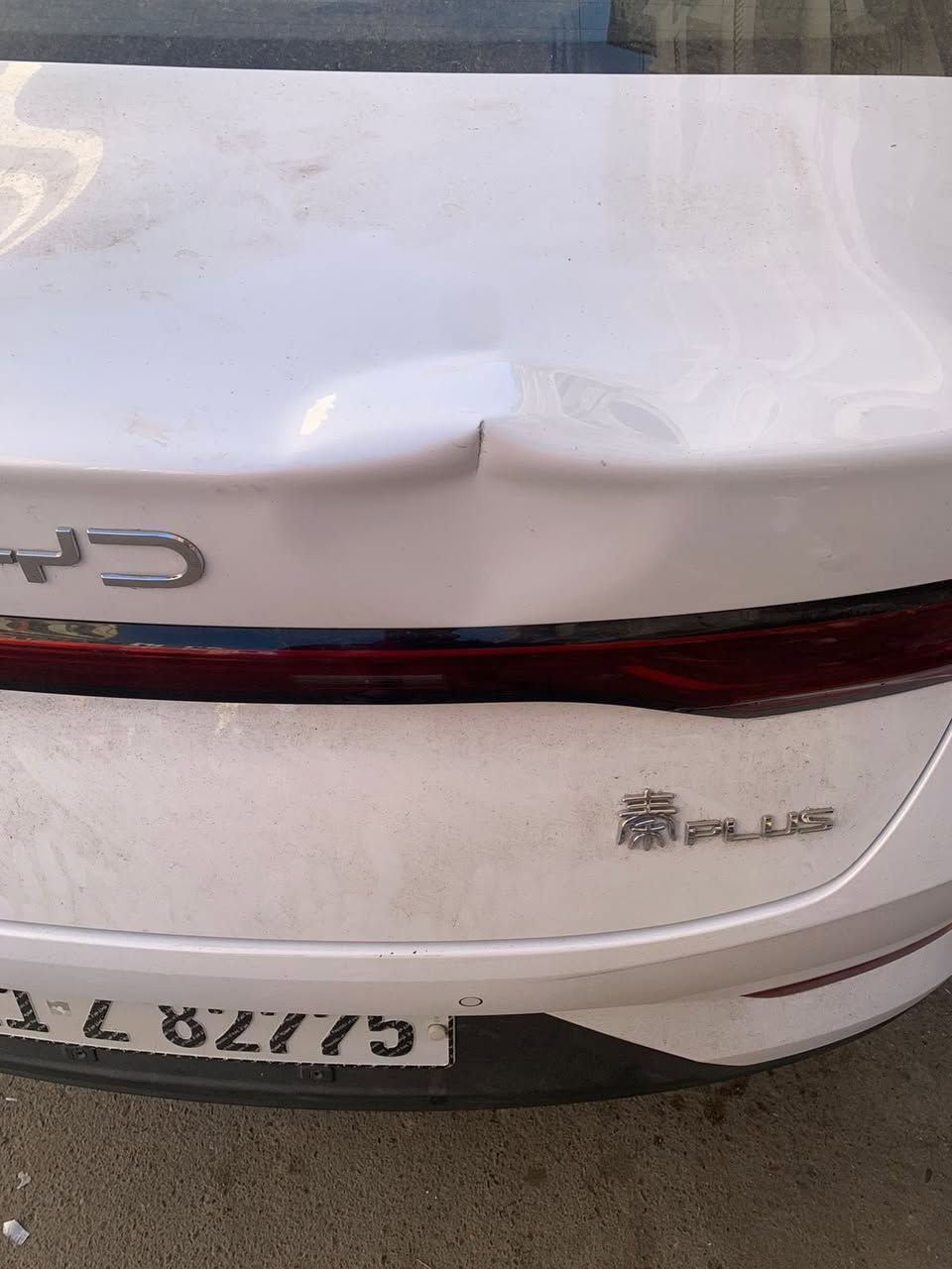 مكلف بالنشر
سلام عليكم بي واي دي جن بلاس للبيع فقط
ماشي 7 الف كيلو 
حاادثه واضح بصوره 
سياره بسمي ثاني يوم تحويل 
تاير اسبير جك كامله سياره 
مكاني شعب سوك شلال 
رقم تليفوني ***********
